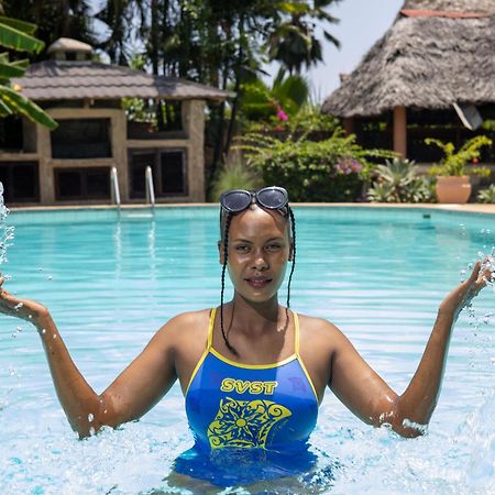 Amani Paradise - Luxury Villas Diani Beach Eksteriør billede