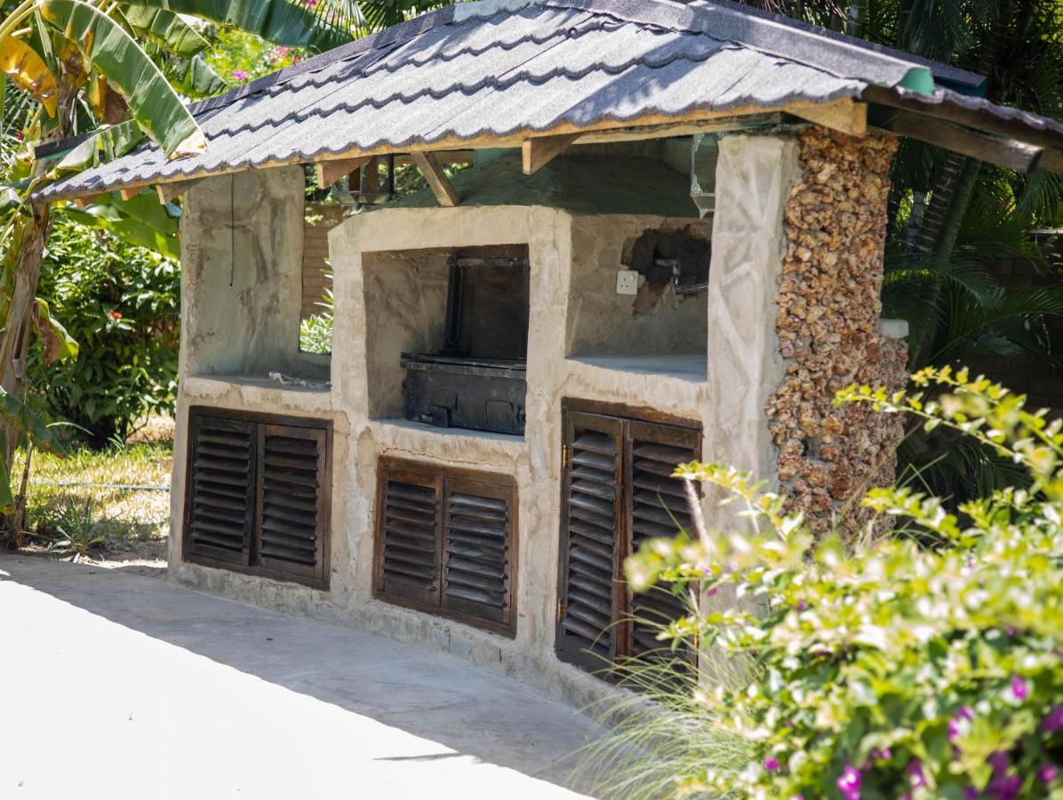 Amani Paradise - Luxury Villas Diani Beach Eksteriør billede