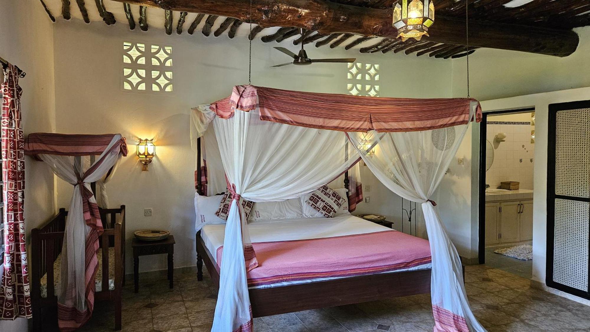Amani Paradise - Luxury Villas Diani Beach Eksteriør billede